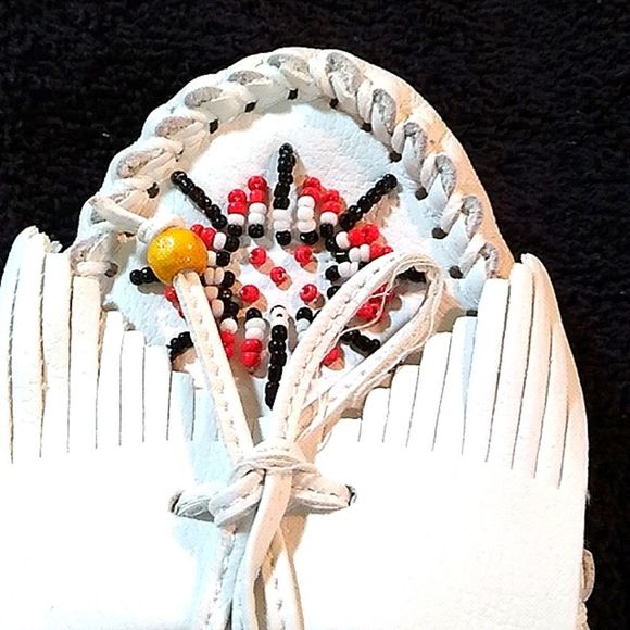 Leather moccasins size 7 medium never worn. - Picture 3 of 4